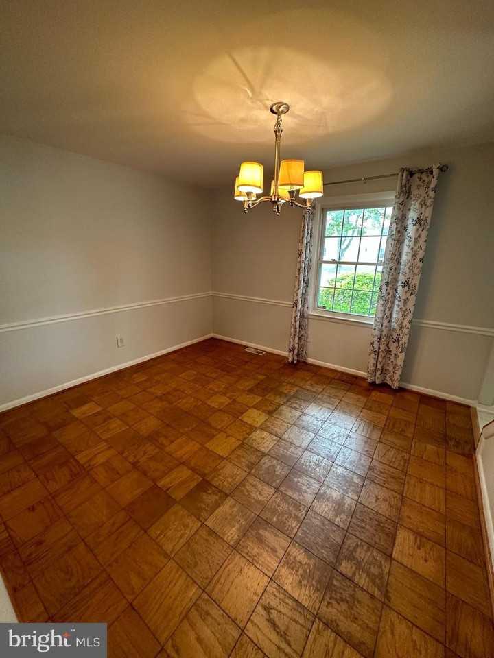 13524 Ellendale Dr - Photo 3 of 17