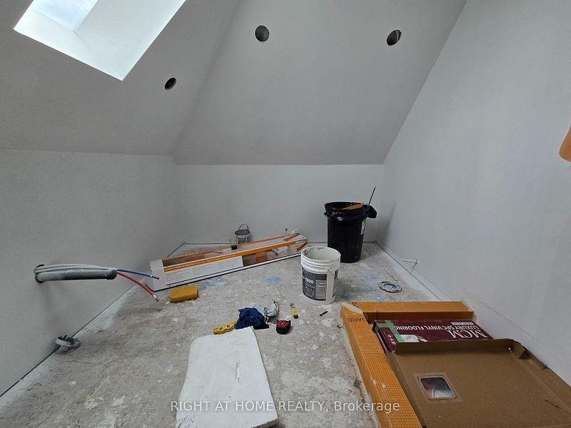 1103 Dufferin Street - Photo 7 of 13