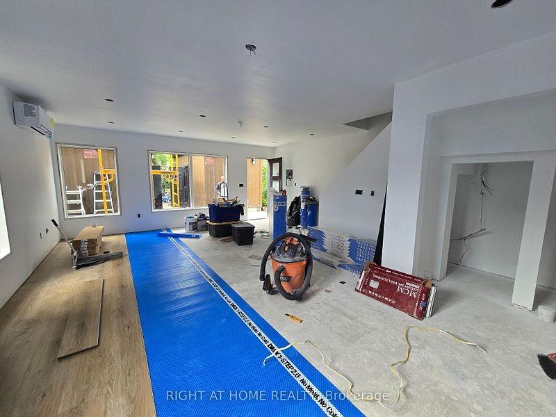 1103 Dufferin Street - Photo 4 of 13