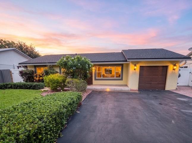 9585 Affirmed Lane - Photo 3 of 8