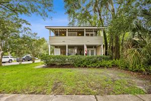 featured image of 3643 Herschel St