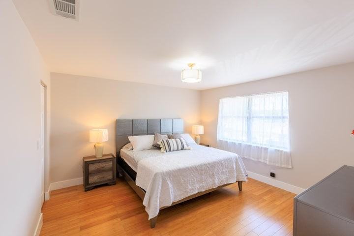 5241 Jog Lane - Photo 5 of 8