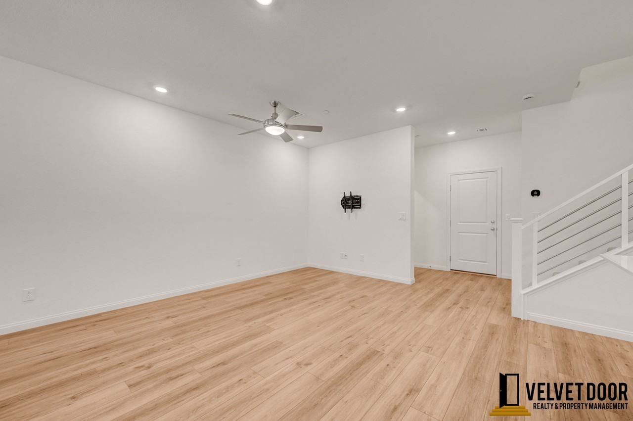 2725 Luzzi Walk #1 - Photo 5 of 24