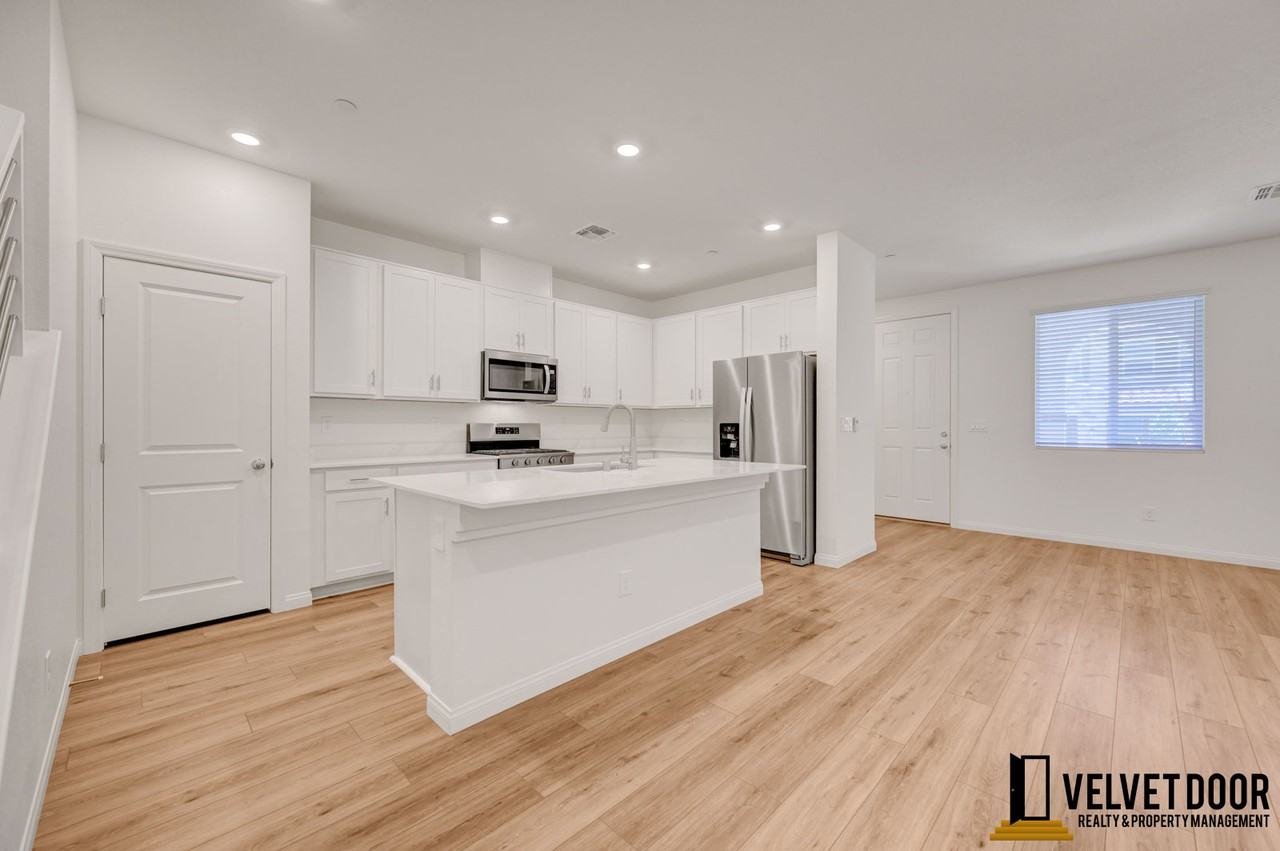 2725 Luzzi Walk #1 - Photo 6 of 24