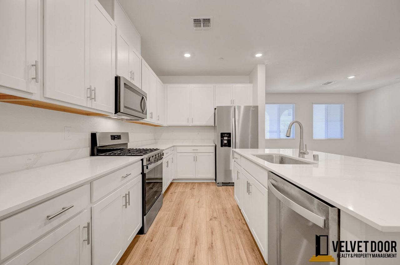 2725 Luzzi Walk #1 - Photo 7 of 24
