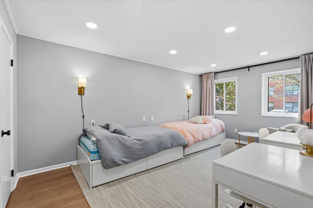 4545 Macarthur Blvd Nw #1539664P - Photo 3 of 21