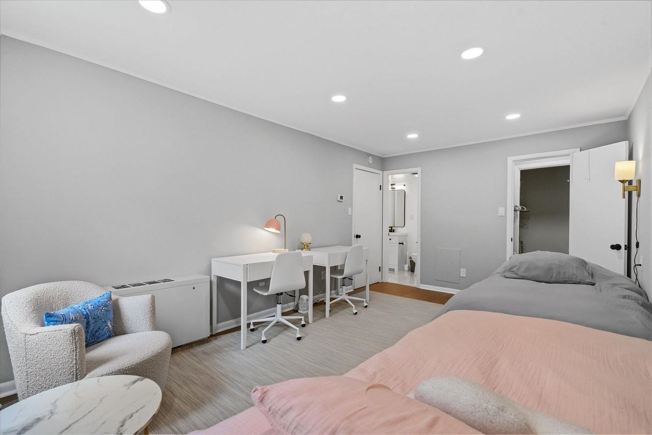 4545 Macarthur Blvd Nw #1539664P - Photo 4 of 21
