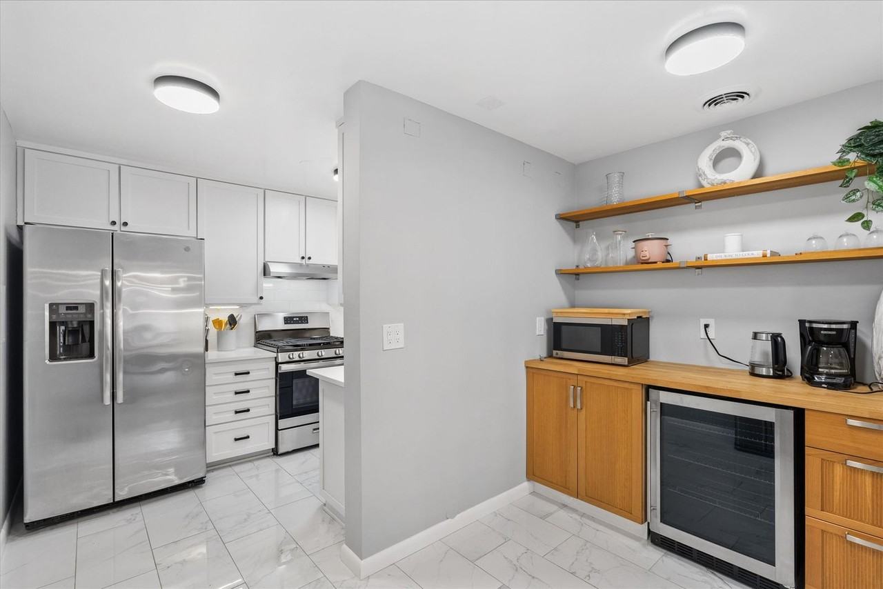 4545 Macarthur Blvd Nw #1539664P - Photo 5 of 21
