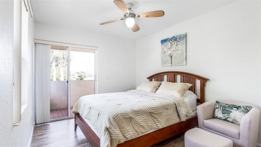 512 South Ocean Boulevard - Photo 6 of 8