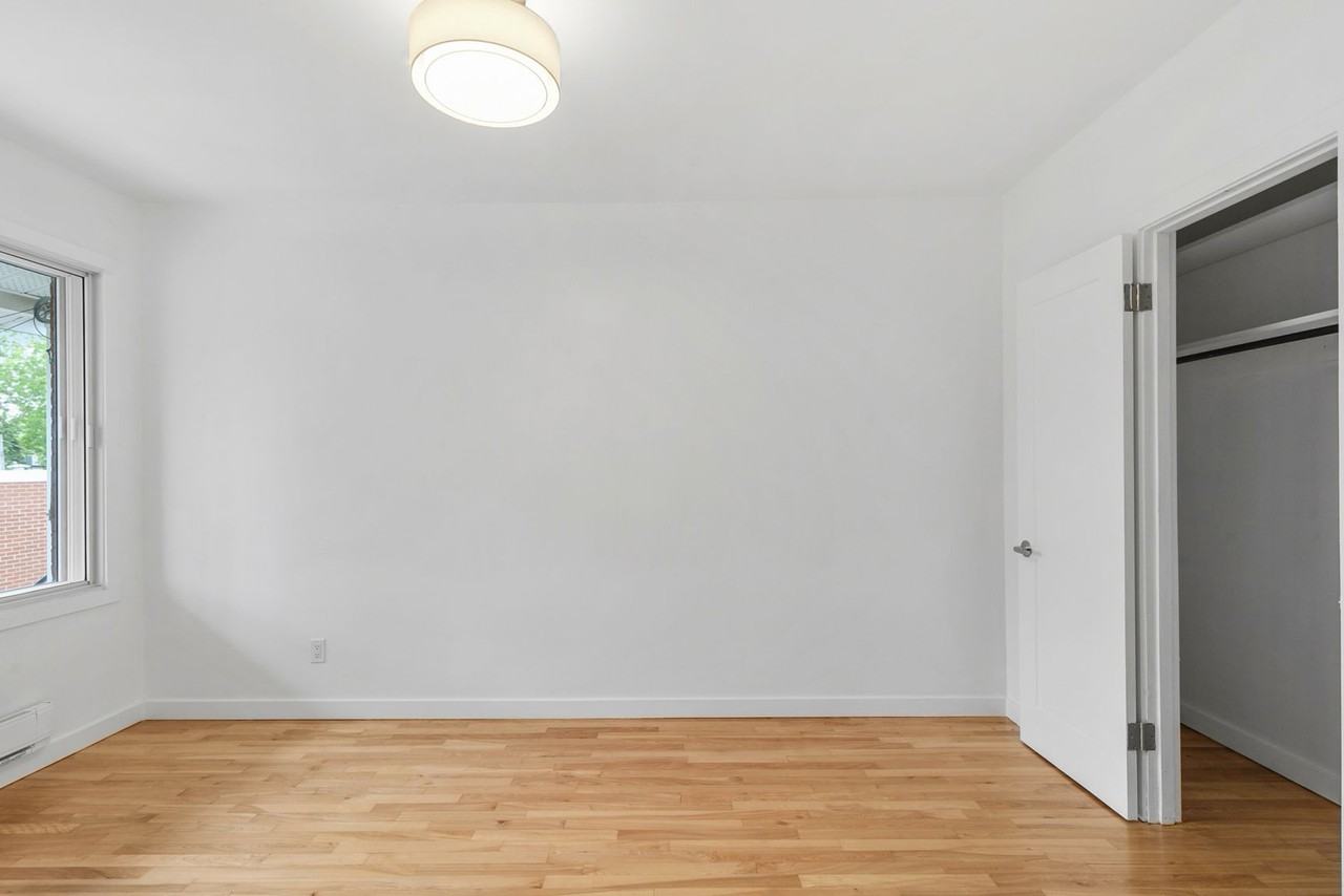 5804 18E Avenue - Photo 6 of 12