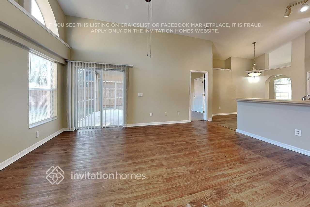 6805 Waterton Dr - Photo 3 of 18