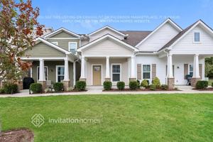 featured image of 826 Ashland Place Dr