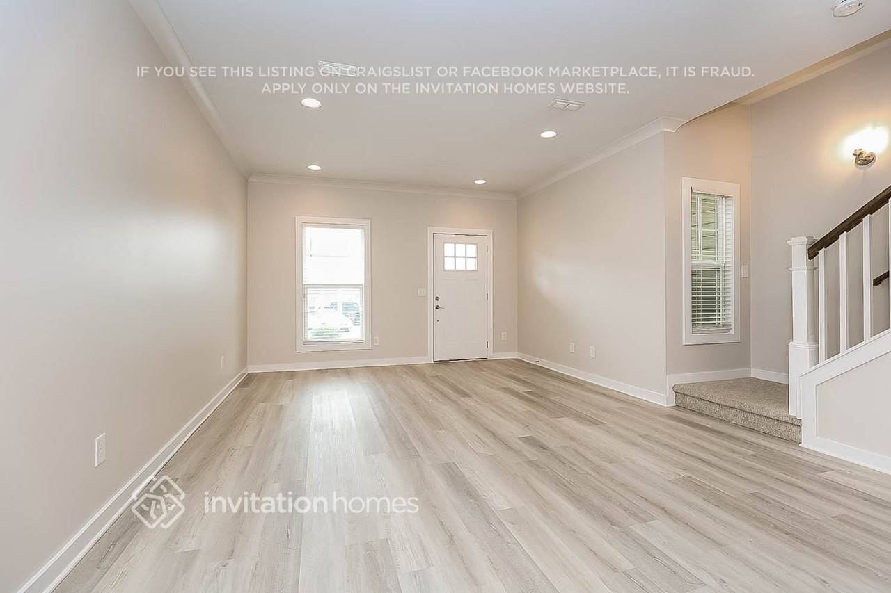 826 Ashland Place Dr - Photo 4 of 18