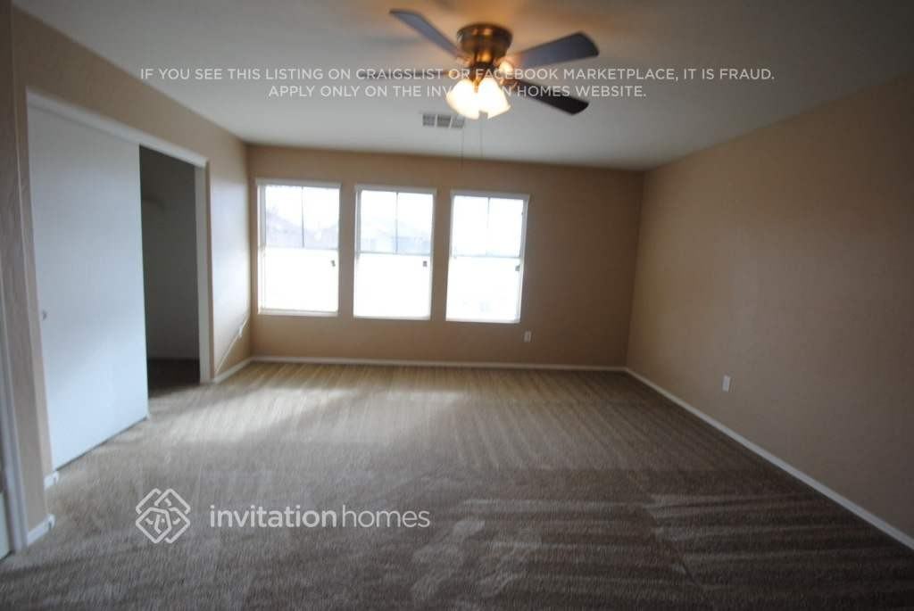 13442 W Rose Ln - Photo 3 of 7