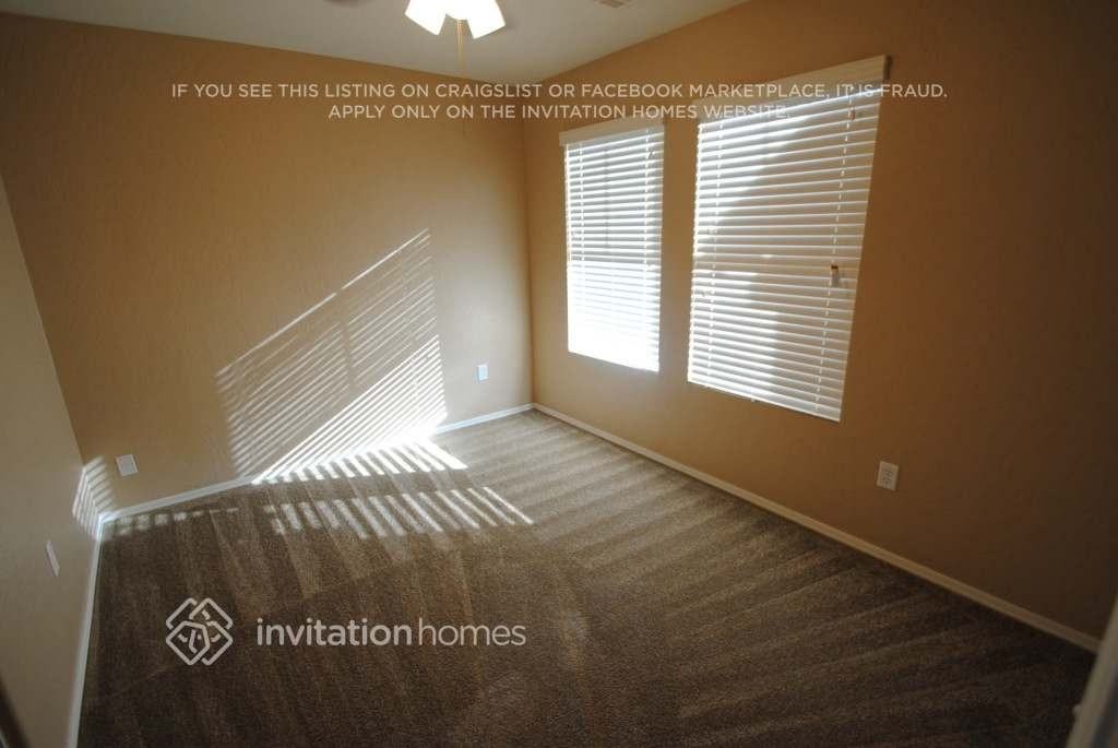 13442 W Rose Ln - Photo 4 of 7