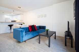 1121 Rue De Bullion - Photo 1 of 1