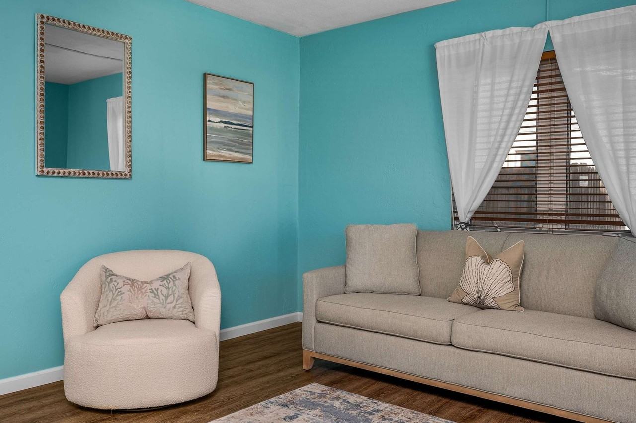 12597 83rd Ave #1284707P - Photo 4 of 50