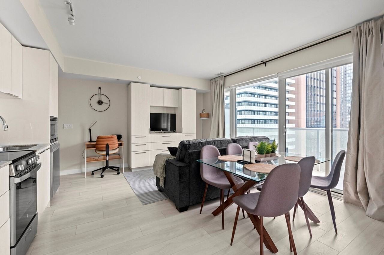 501 Yonge Street - Photo 2 of 19