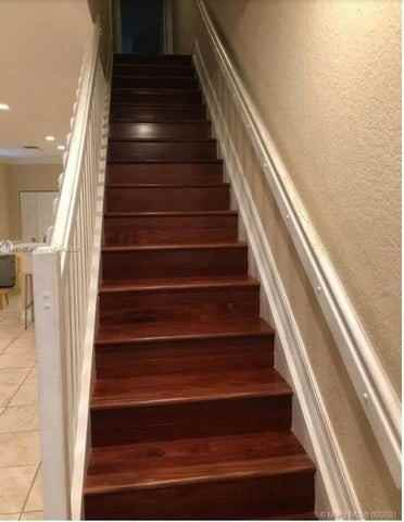 4310 Vineyard Circle - Photo 2 of 8