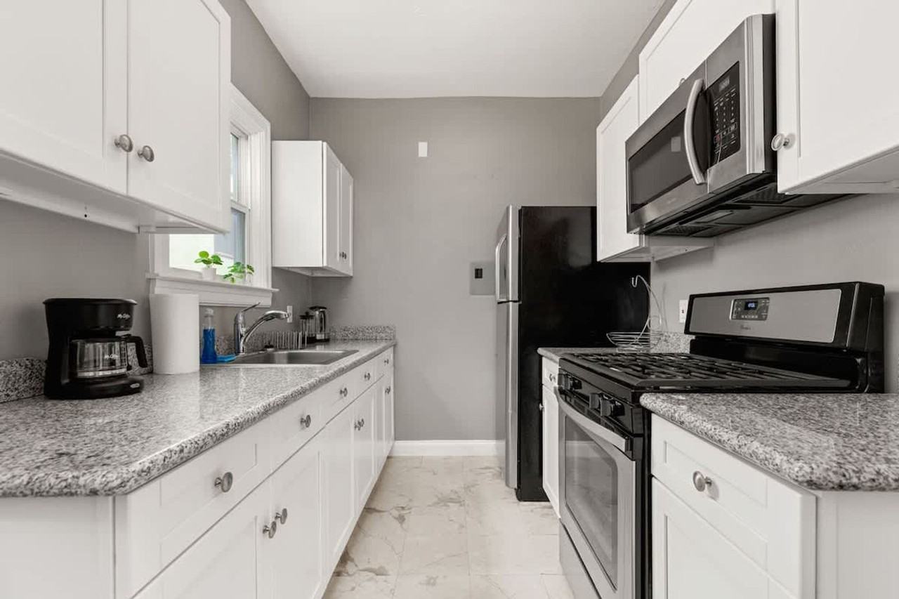 203 W Magnolia Ave #1496381P - Photo 6 of 16