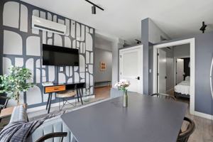 featured image of 417 S Dearborn St