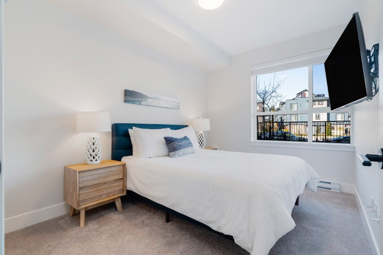 5486 199a St #1564039P - Photo 7 of 34