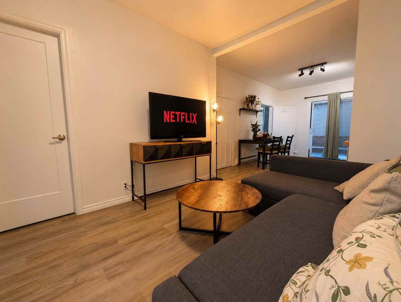 4520 Rue De Bullion #1568813P - Photo 3 of 24