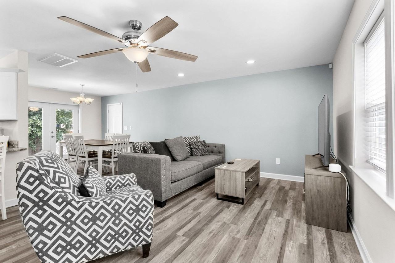 433 Belle Dr #1570205P - Photo 3 of 50