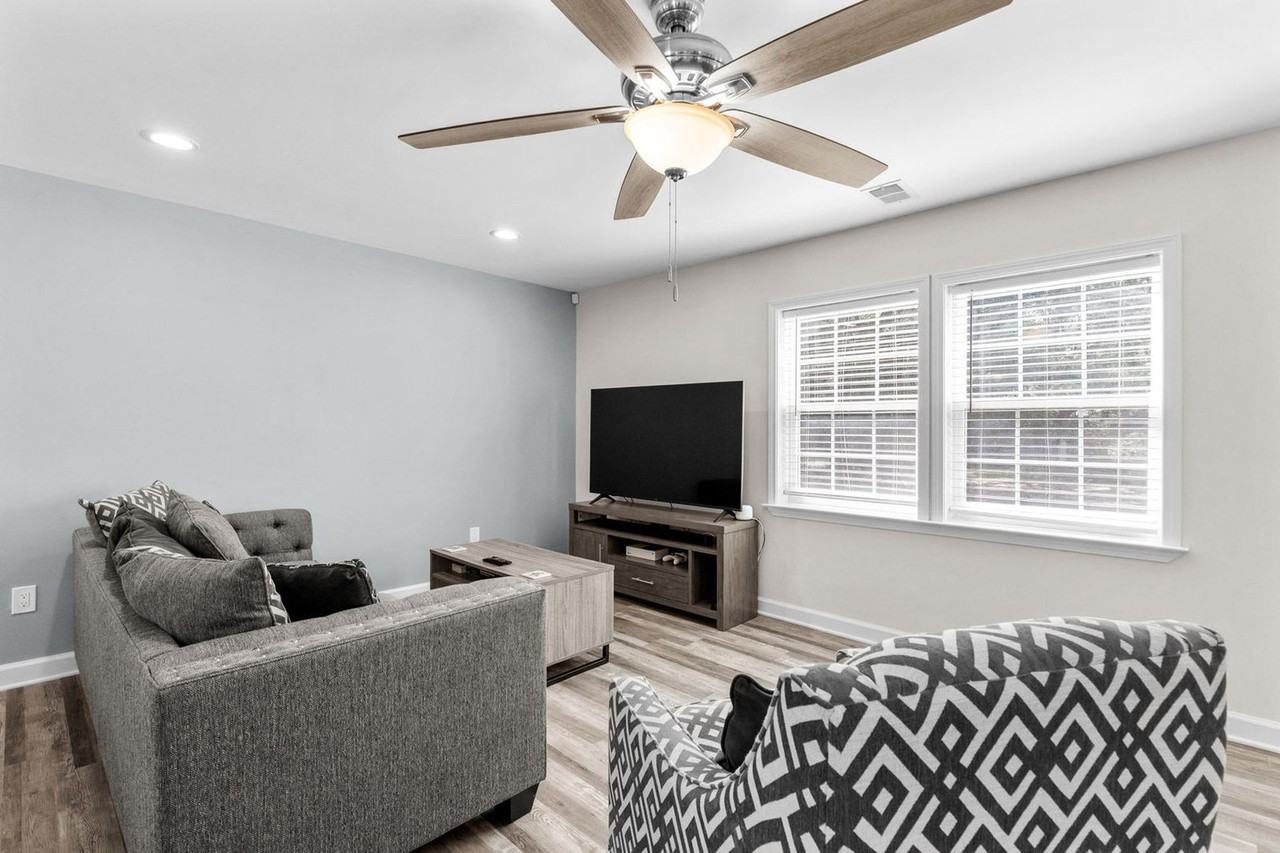 433 Belle Dr #1570205P - Photo 4 of 50