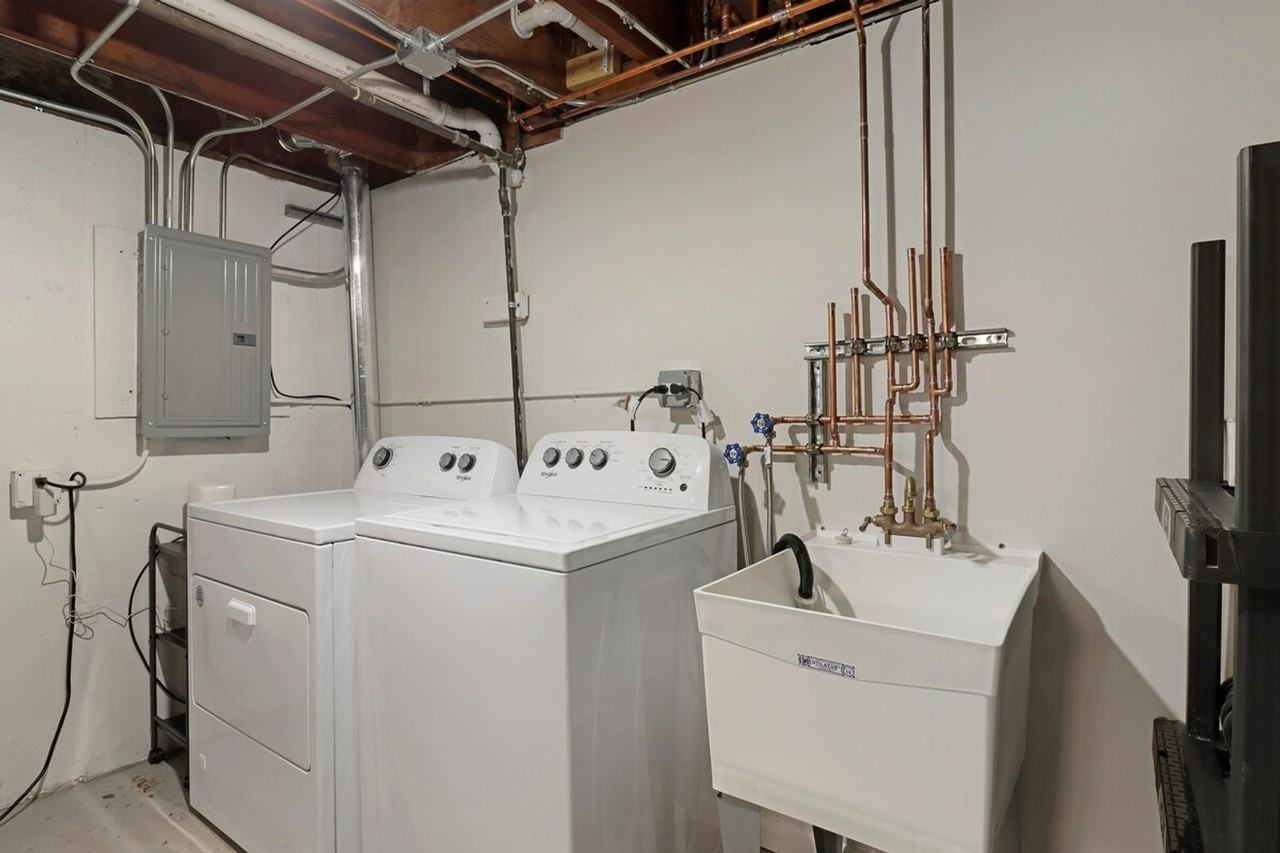 2248 Linden Ave #1569688P - Photo 5 of 15