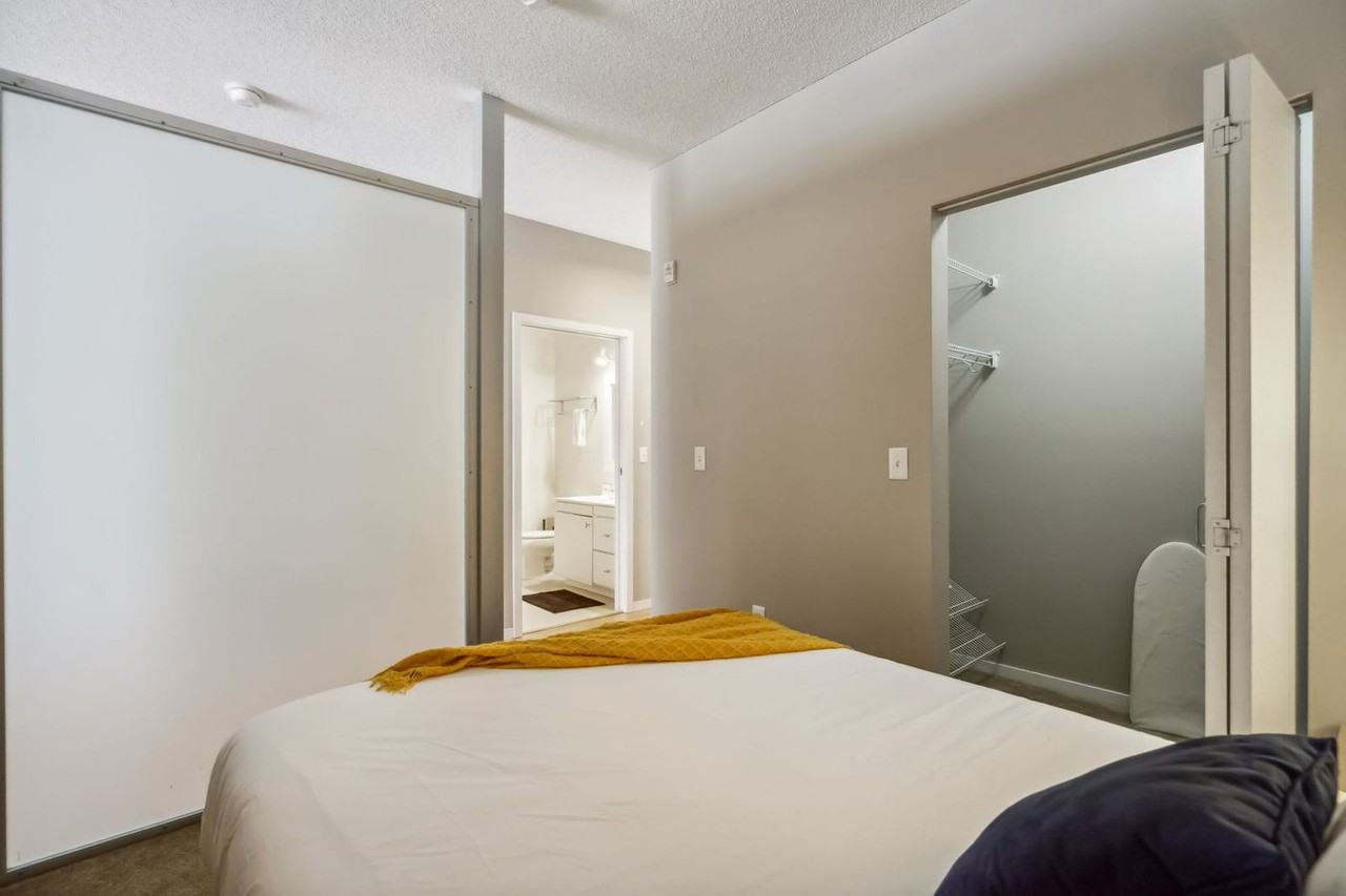 616 Washington Ave S #1571257P - Photo 6 of 37