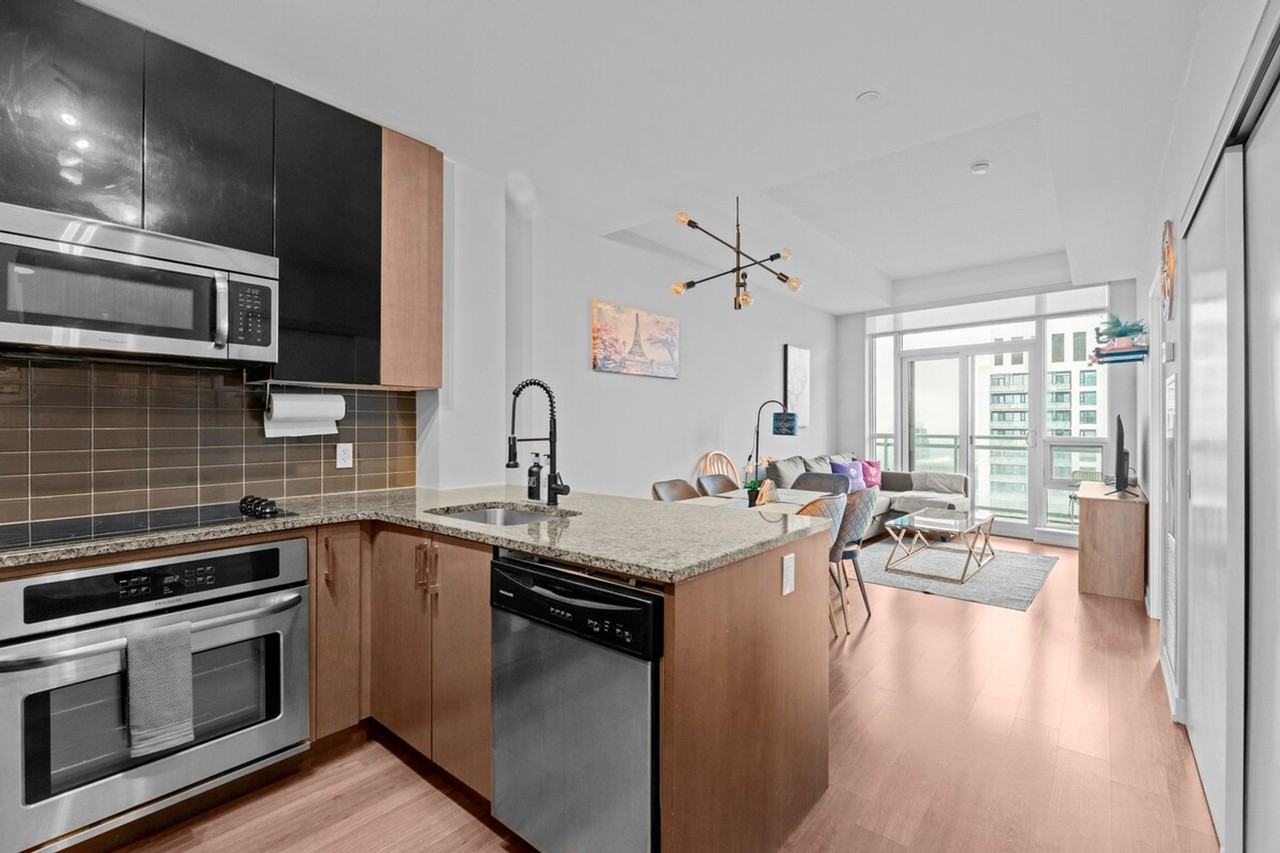 70 Dunfield Ave #1572330P - Photo 6 of 20