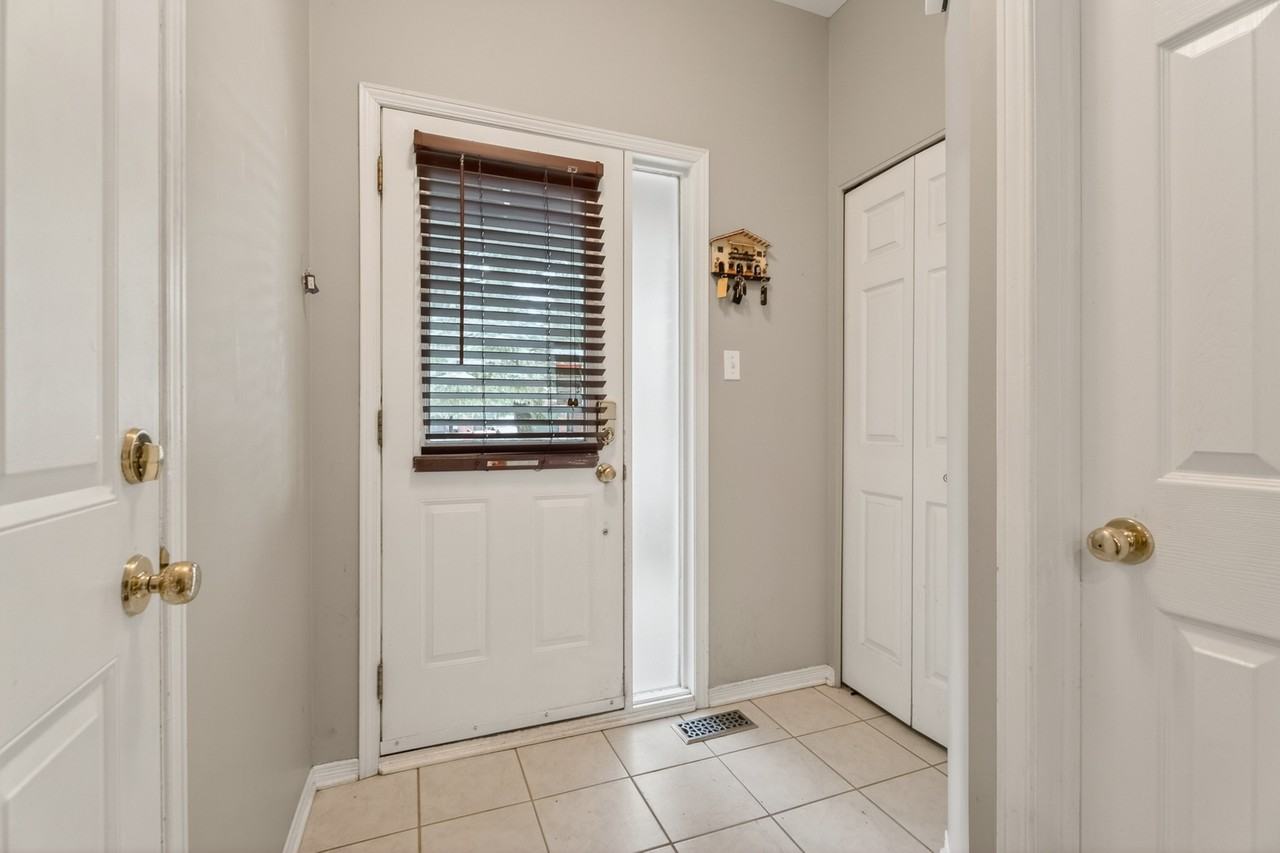 106 Blackdome Crescent - Photo 3 of 40