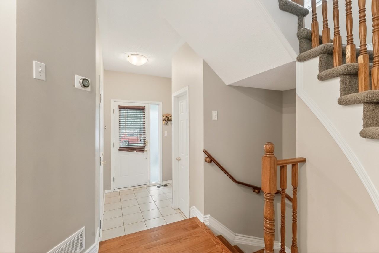 106 Blackdome Crescent - Photo 5 of 40