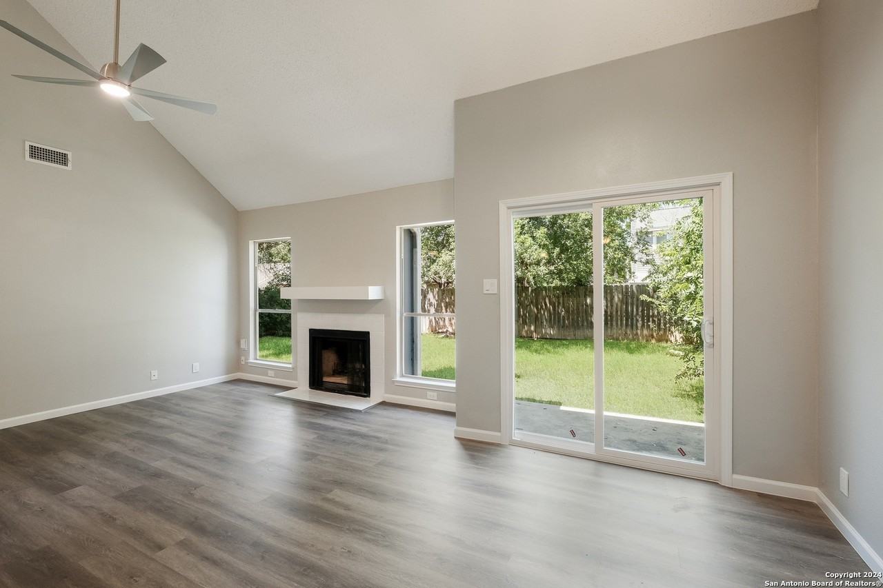 7539 Rimhurst - Photo 2 of 15