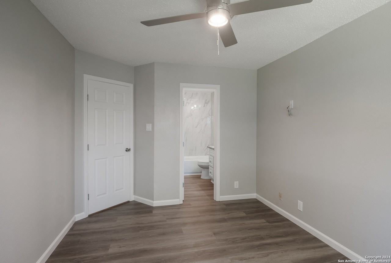 7539 Rimhurst - Photo 5 of 15