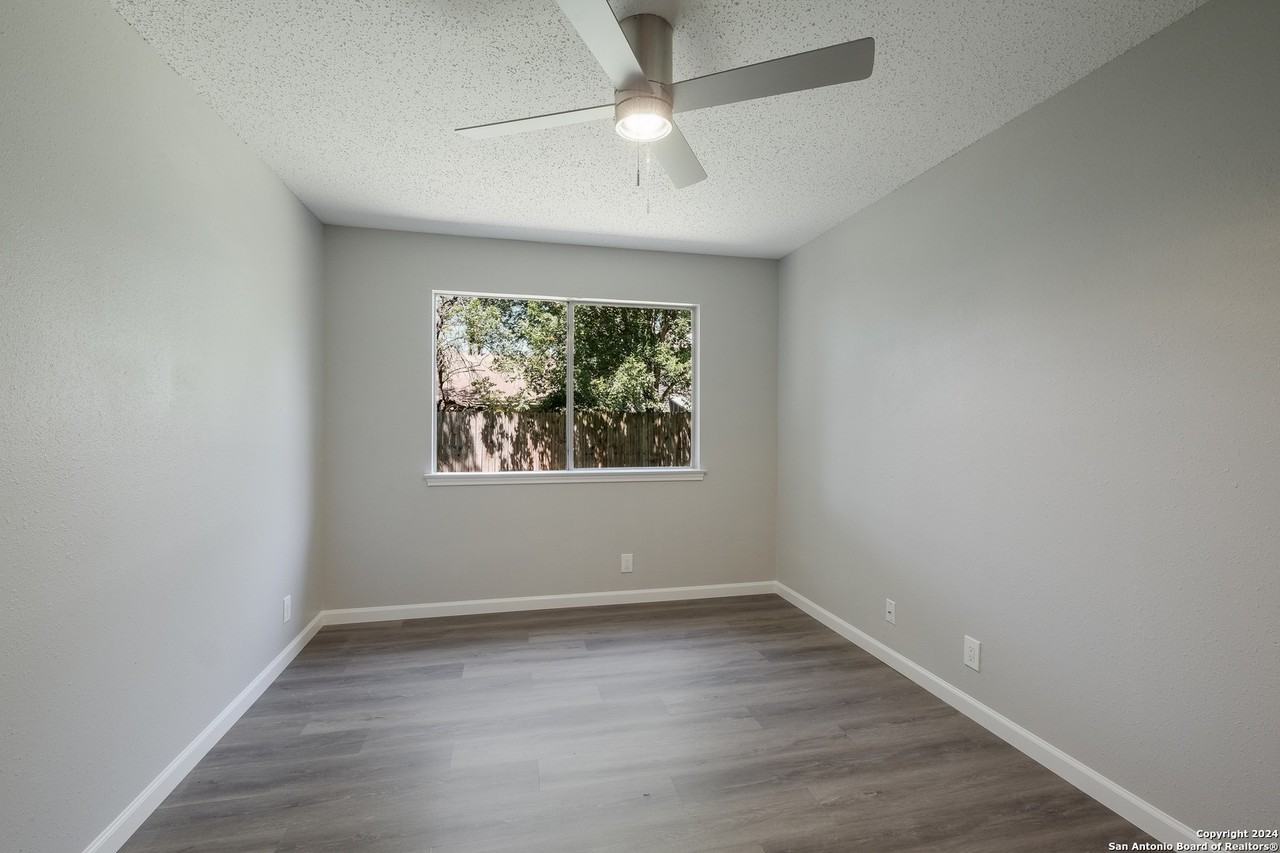 7539 Rimhurst - Photo 7 of 15