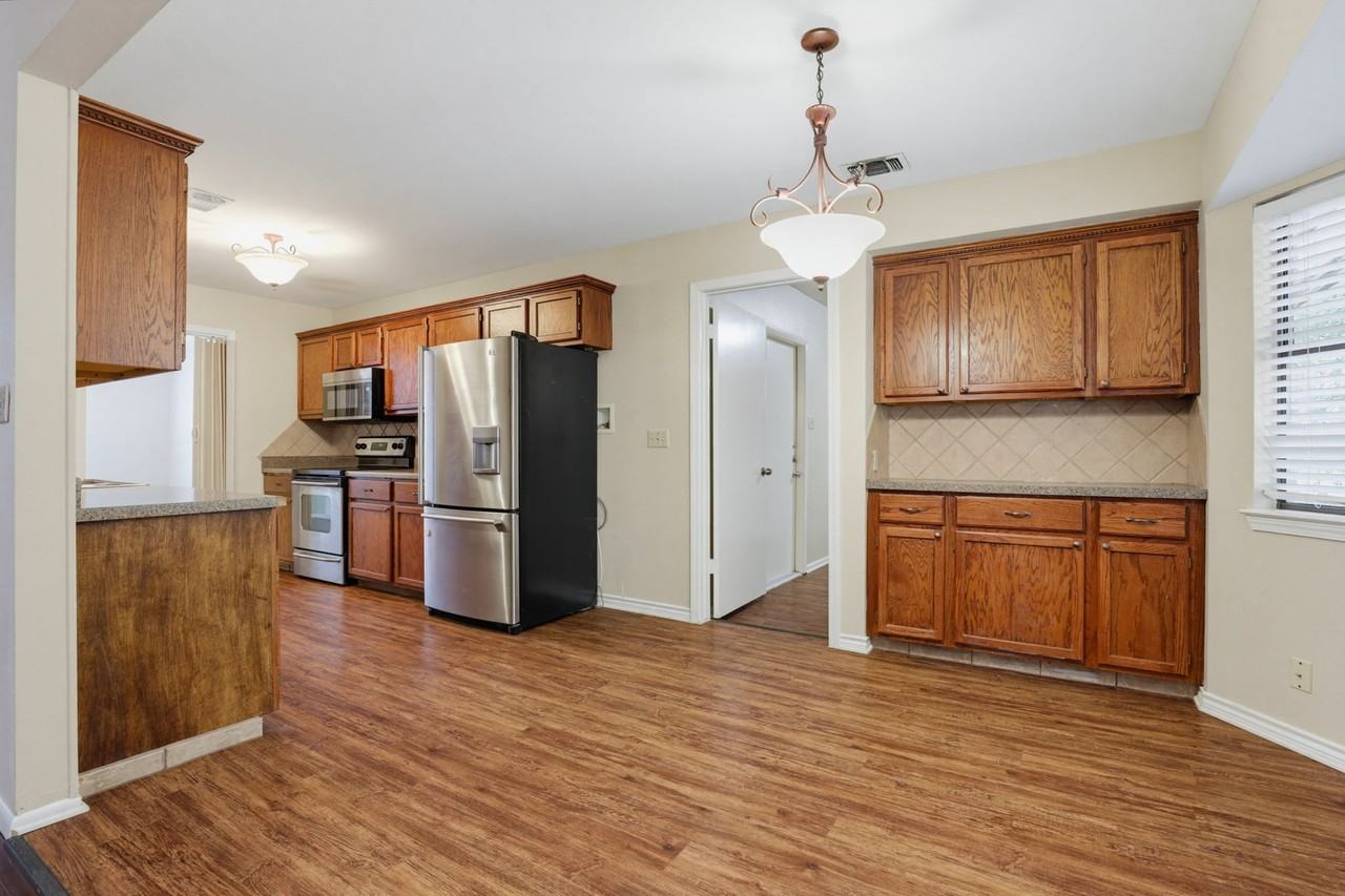 15127 Elkton Rd - Photo 5 of 21