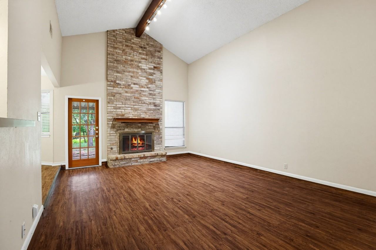 15127 Elkton Rd - Photo 4 of 21