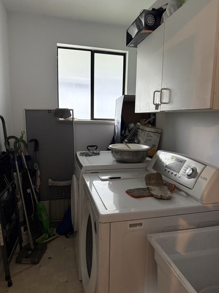 5715 Royal Oak Ave #1 - Photo 6 of 12