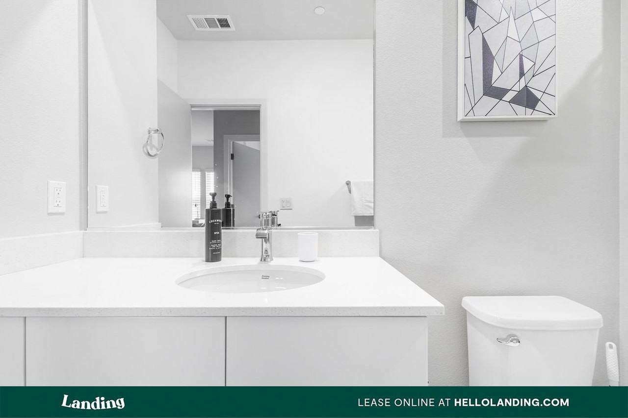 561 Renaissance Way - Photo 4 of 50