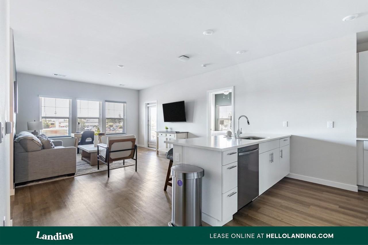 561 Renaissance Way - Photo 2 of 50