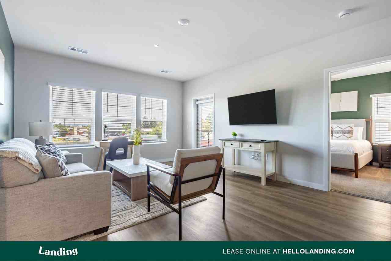 561 Renaissance Way - Photo 5 of 50