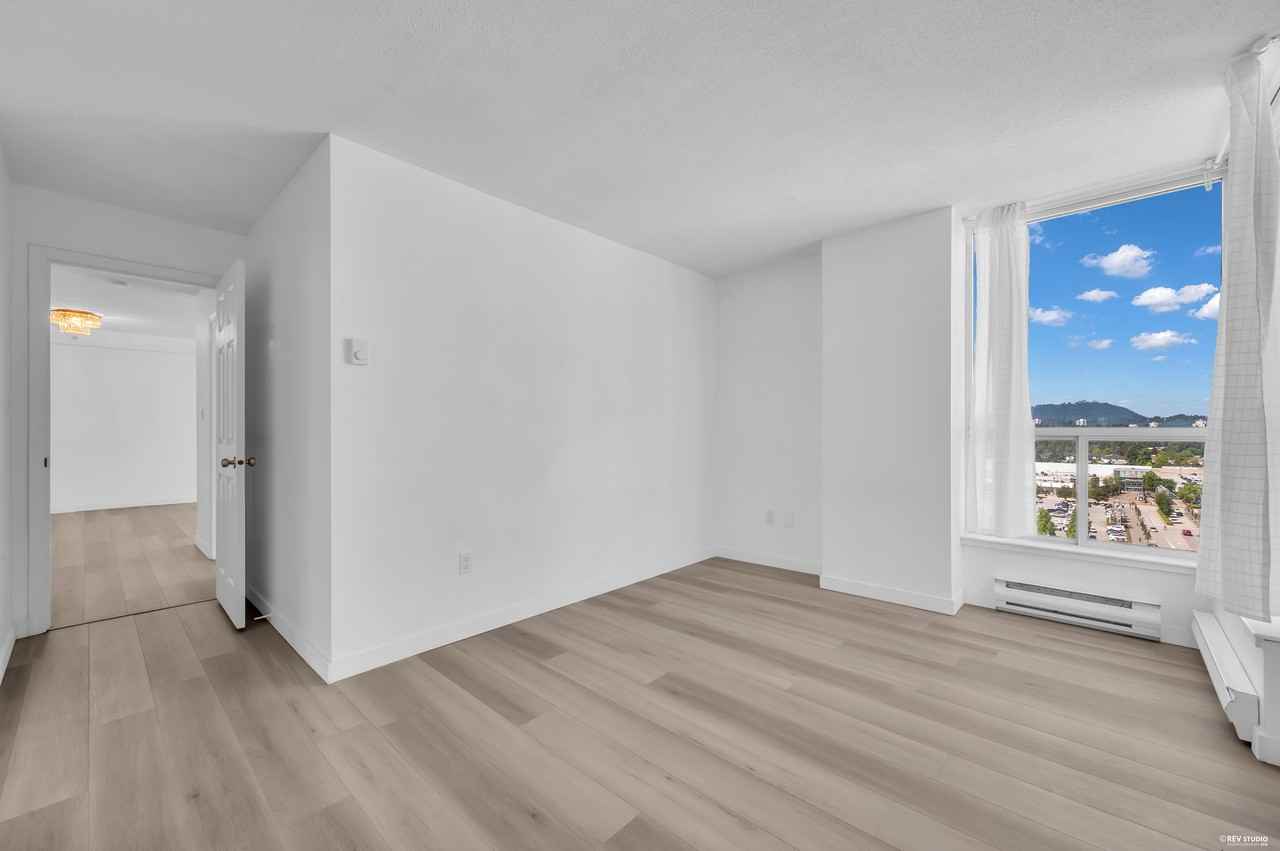 1148 Heffley Crescent - Photo 12