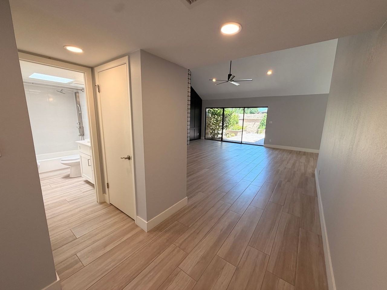 7826 E San Miguel Ave - Photo 2 of 23