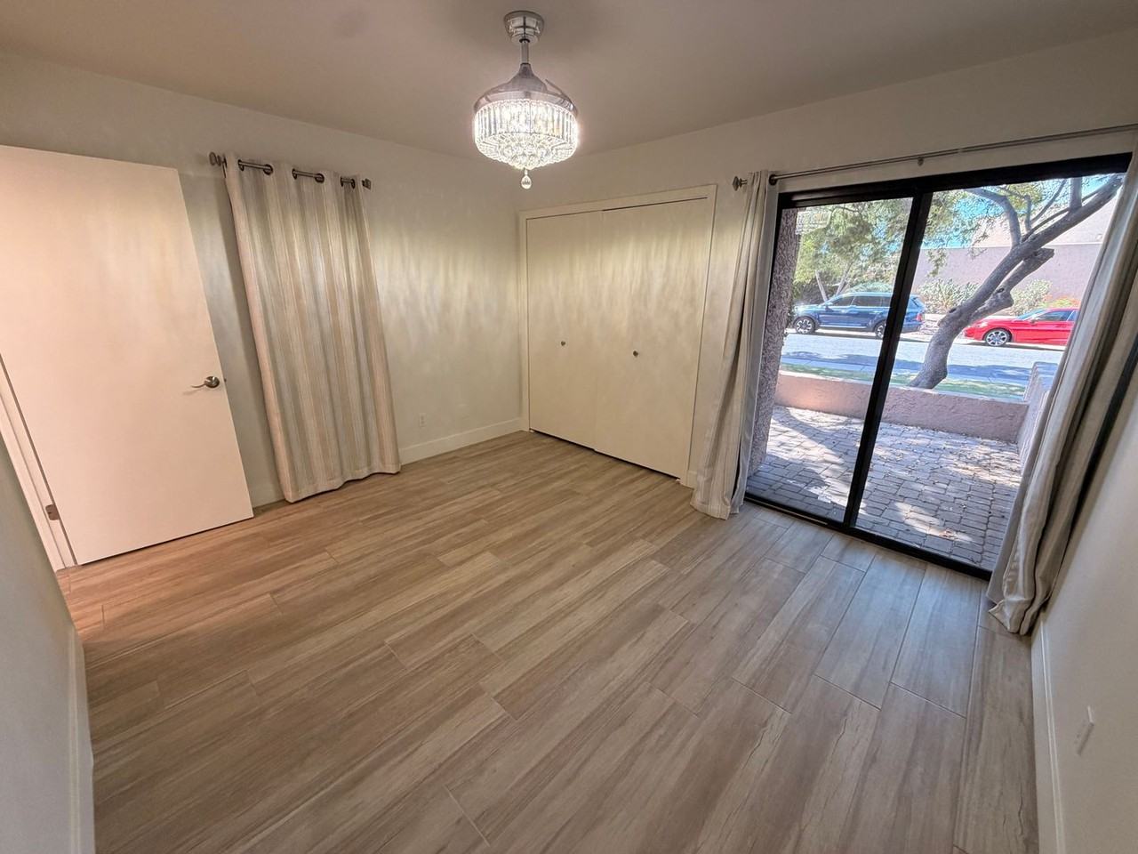 7826 E San Miguel Ave - Photo 4 of 23