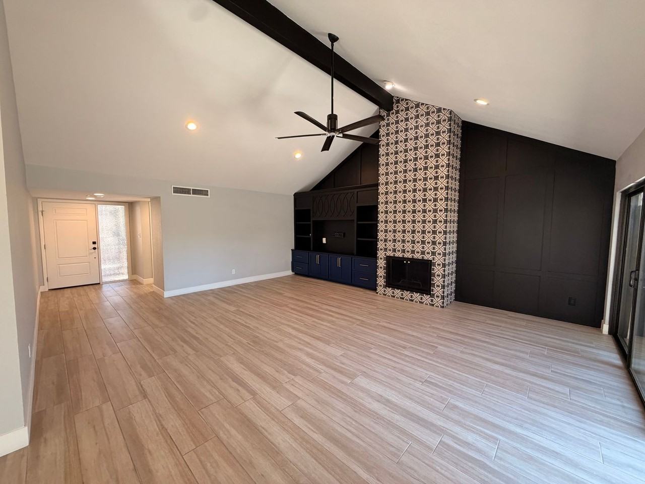 7826 E San Miguel Ave - Photo 7 of 23