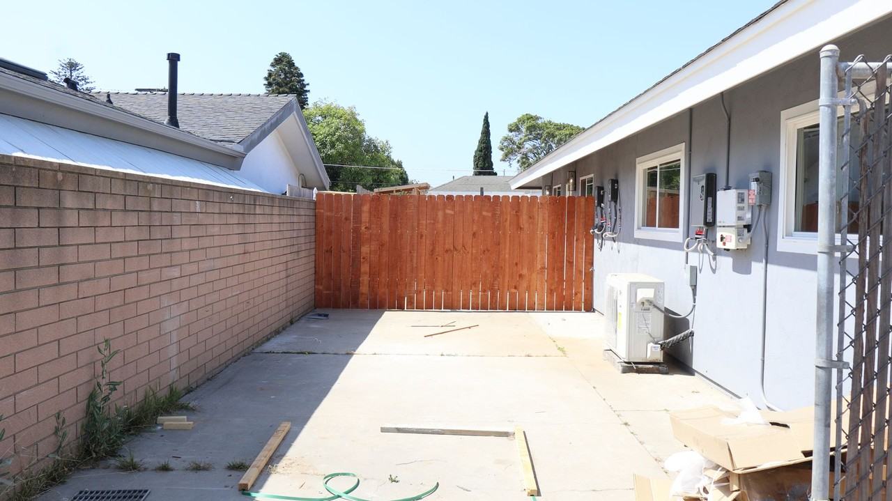 903 11th St - Photo 5 of 16