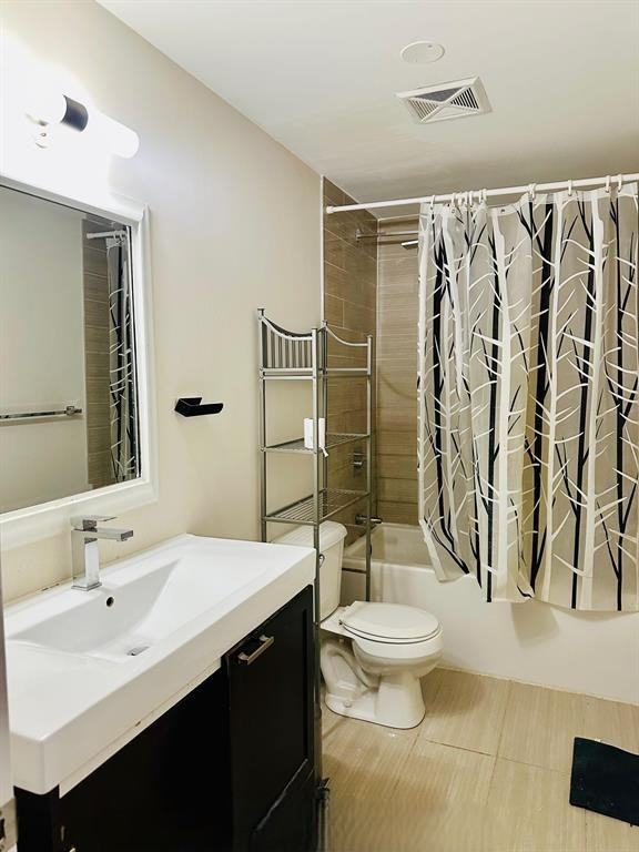 1328 Birchmount Road - Photo 7 of 8