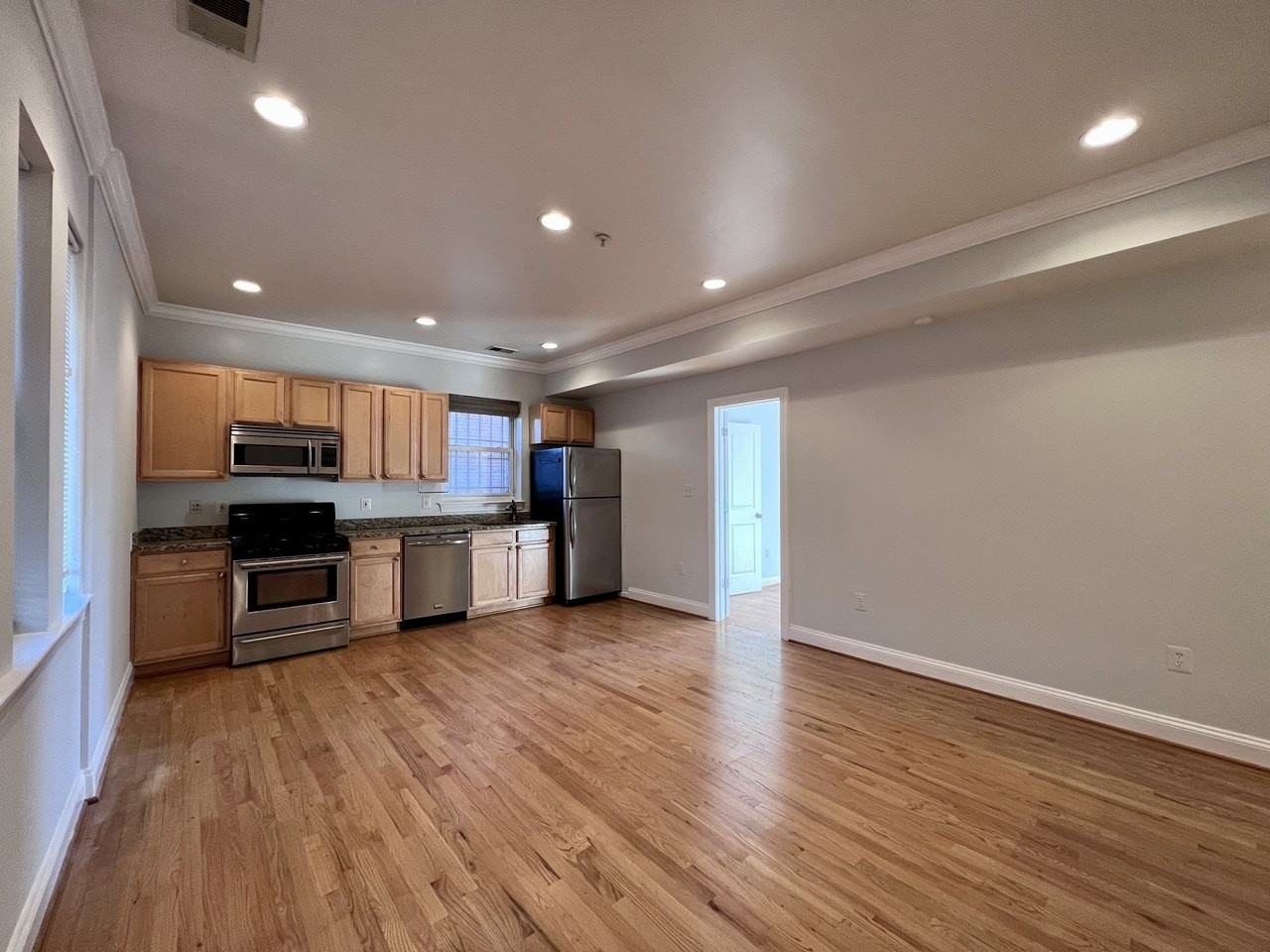 1372 Randolph St Nw #101 - Photo 3 of 15